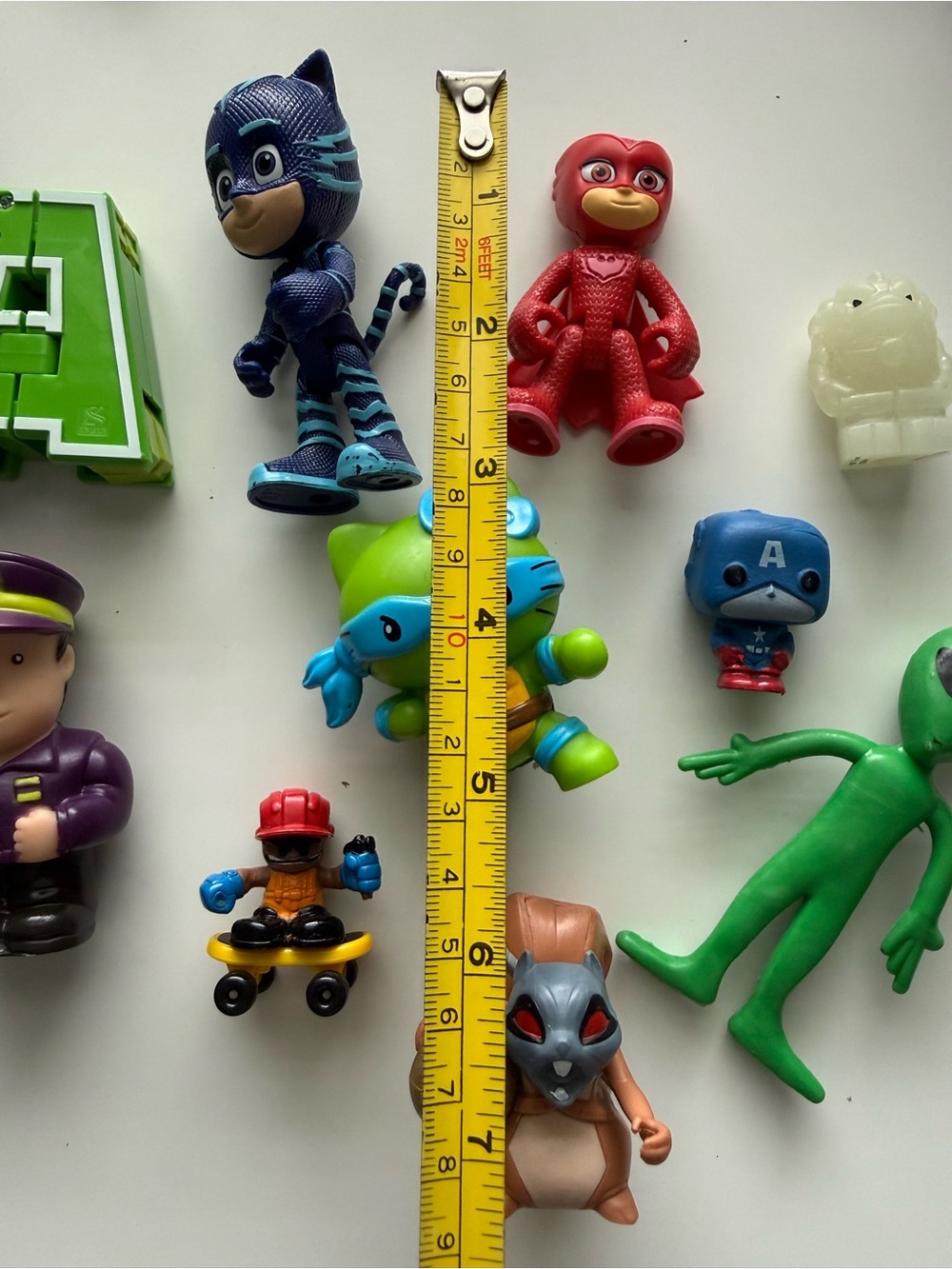 Assorted Toy Figure Bundle - Picture 2 of 3